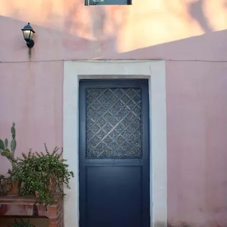 La Terrazza Nel Cortile Siciliano 公寓 *
